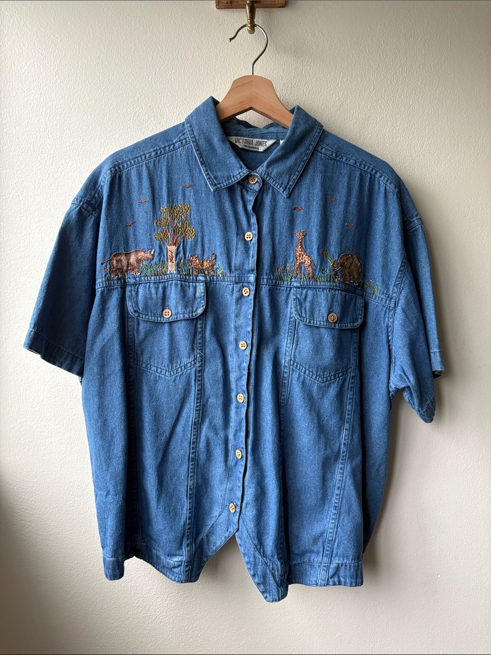 VTG Victoria Jones Women’s Embroidered Denim Top with Safari Animals Size 20W